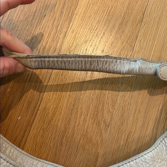 Hobo International Leather Shoulder Bag Purse Cream Silver - Picture 3 of 8